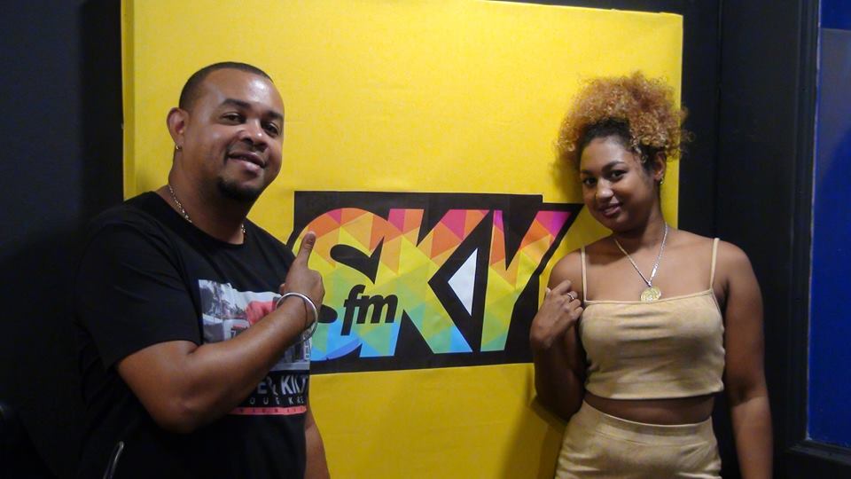 Ophélie Singer - était en direct sur radio - SKY FM "Radio Local 974"